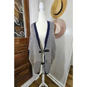One A Women's Size M Navy and Cream Sweater with Front Clasp NWT